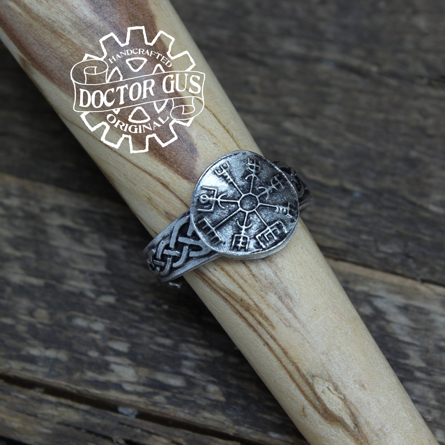 Vegvisir Ring